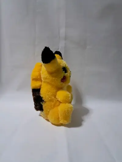 Pikachu hecho con pompones de lana - miniatura 4