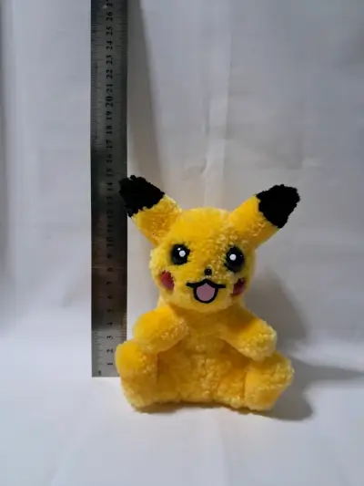 Pikachu hecho con pompones de lana - miniatura 5