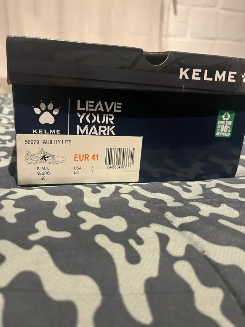 Zapatillas de fútbol Kelme nuevas - 2