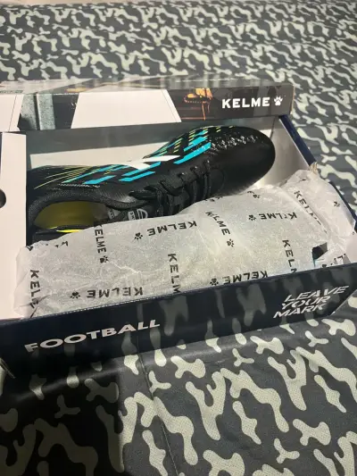 Zapatillas de fútbol Kelme nuevas - miniatura 3