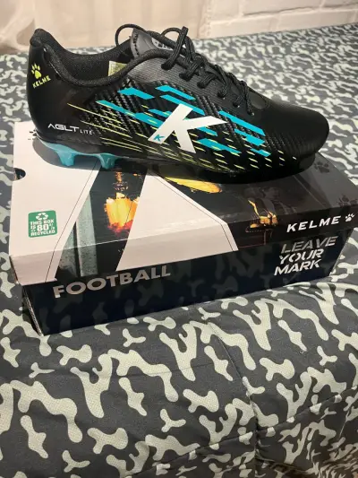 Zapatillas de fútbol Kelme nuevas - miniatura 4