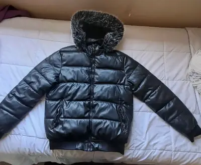 Chaqueta negra puffer acolchada - miniatura 1