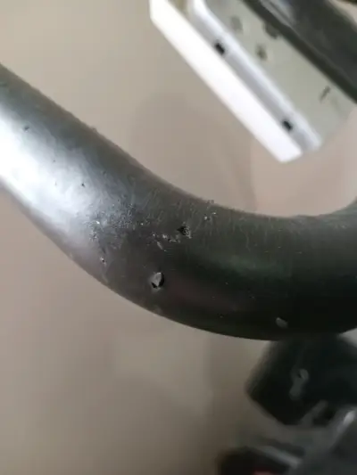 Bicicleta estática negra y roja - miniatura 4