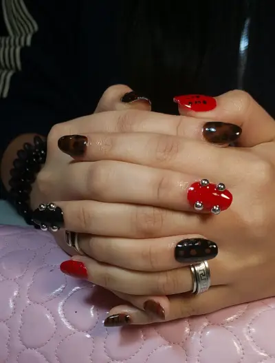 Servicio de manicure - miniatura 1