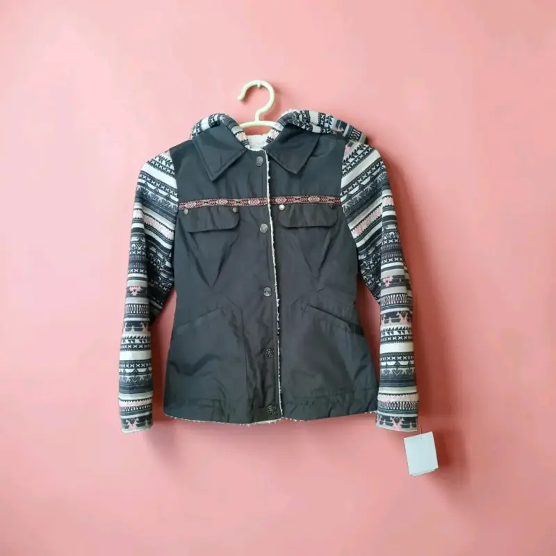 Chaqueta con diseño étnico