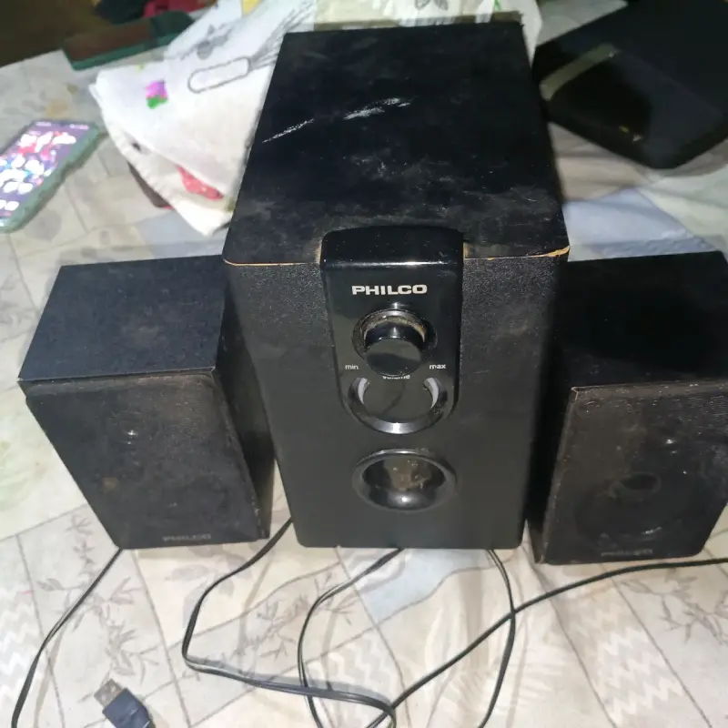 Parlantes Philco estéreo negros sowoofer - 1