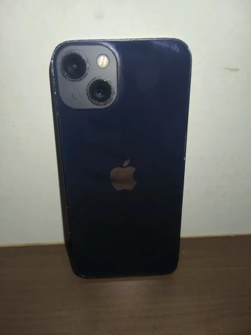 iPhone 13 en buen estado - 1