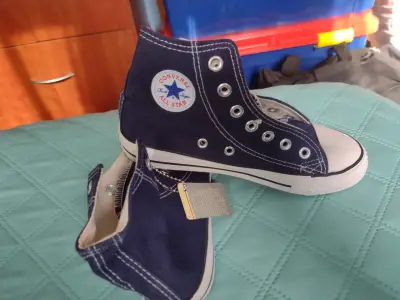 Zapatillas azules sin cordones - miniatura 3