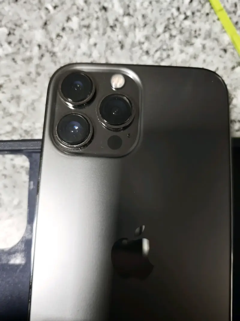 iPhone 13 ProMax 128 con accesorios - 3