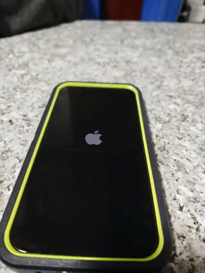 iPhone 13 ProMax 128 con accesorios - miniatura 6