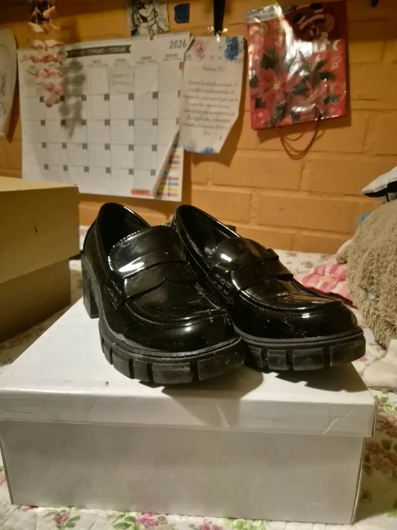 mocasines de charol negros - 1