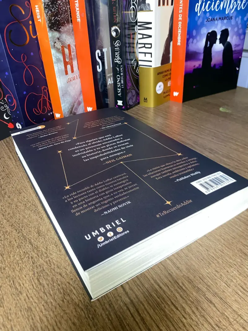 Libro La vida invisible de Addie LaRue - 3