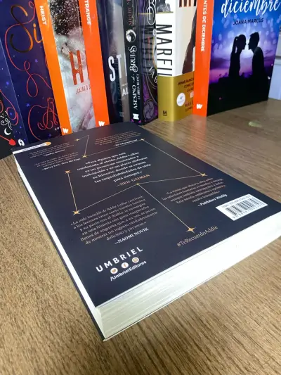 Libro La vida invisible de Addie LaRue - miniatura 3