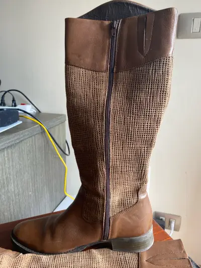 Botas largas de cuero café - miniatura 1