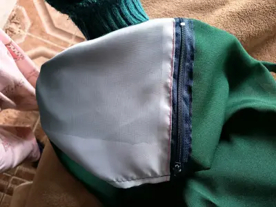 Delantal con bordes a cuadros y bolsillo secreto - miniatura 6
