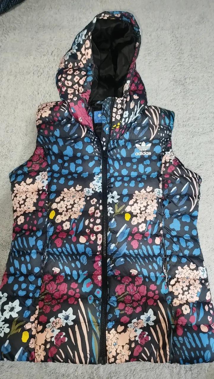 Chaleco acolchado Adidas original. - 2
