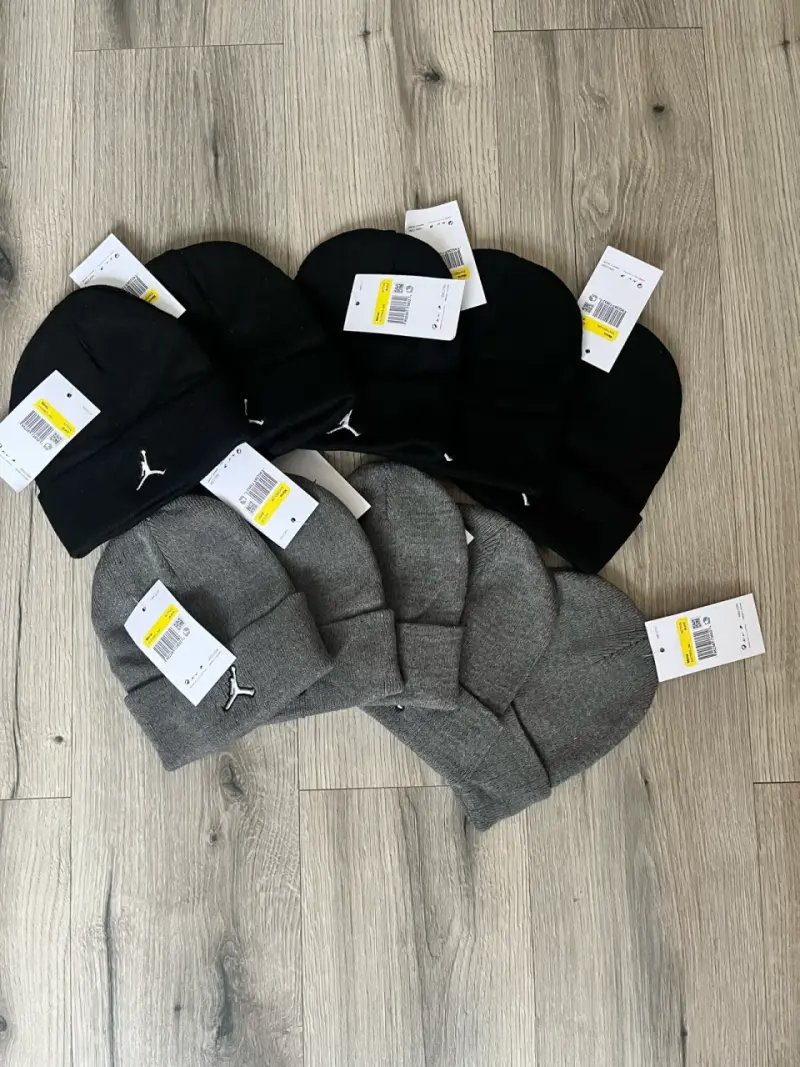 Gorros Jordan nuevos negros y grises - 1