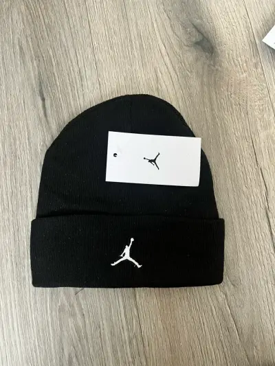 Gorros Jordan nuevos negros y grises - miniatura 2