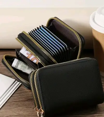 Mochila negra pequeña con cremalleras doradas - miniatura 3