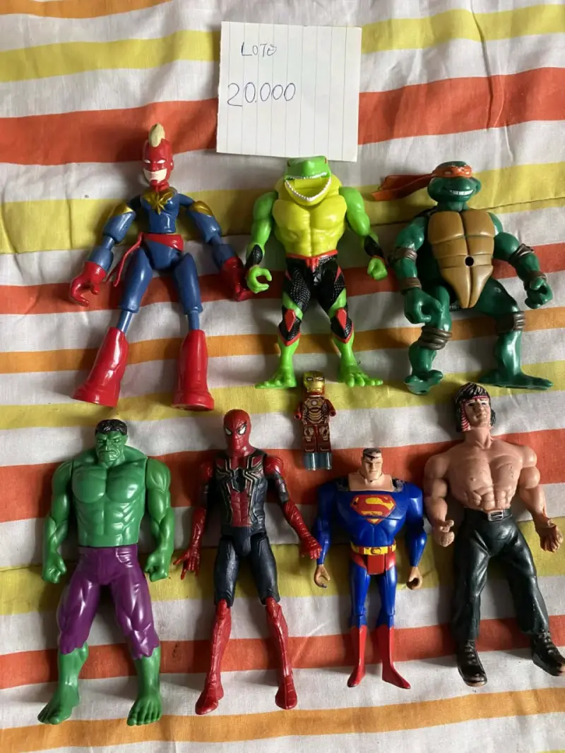 Lote figuras de acción