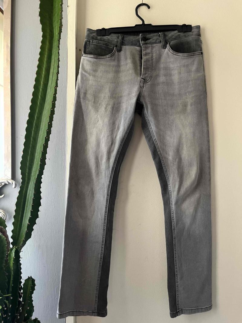 Jeans gris para hombre