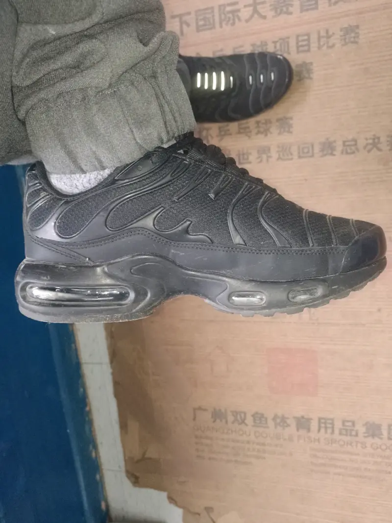Zapatillas deportivas negras - 1