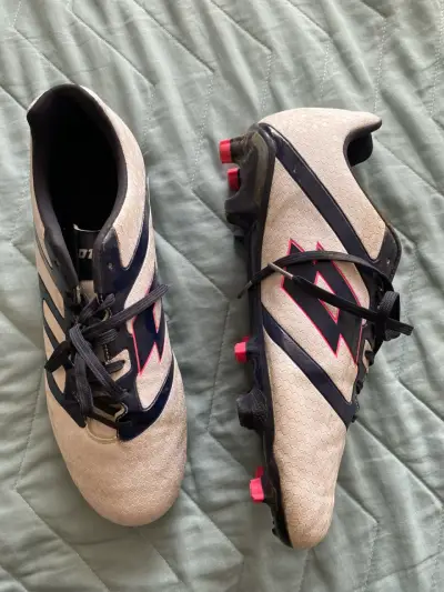 Botines deportivos blanco y azul - miniatura 1