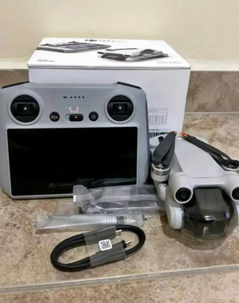 Drone DJI Mini 3 con control