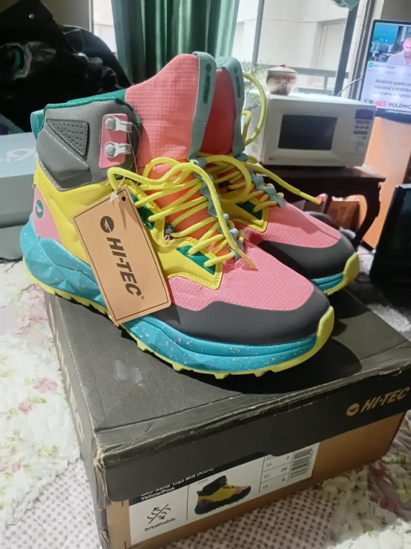 Zapatillas de trekking Hi-Tec coloridas - 1
