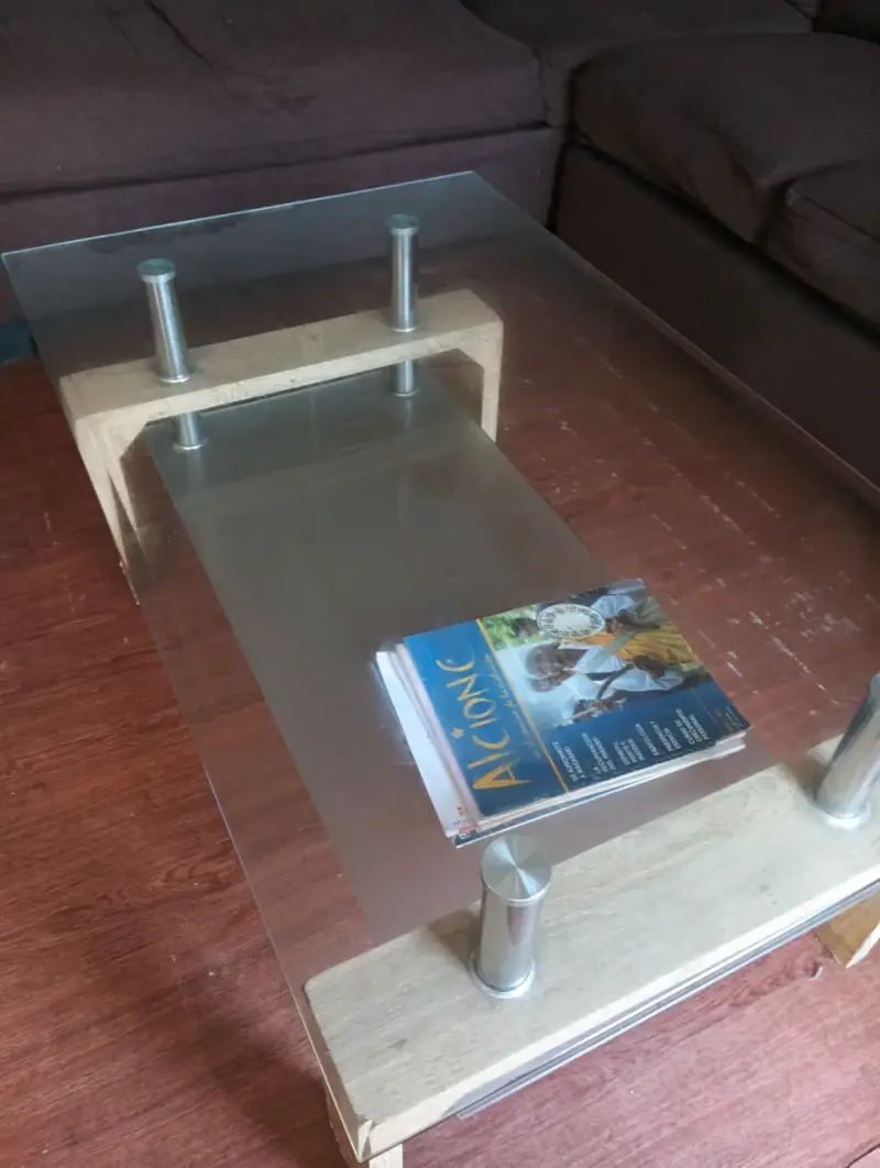 Mesa de centro de vidrio moderna - 2