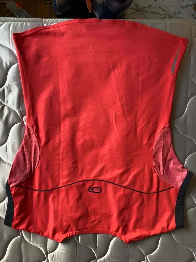 Polera deportiva rosada sin mangas - 2