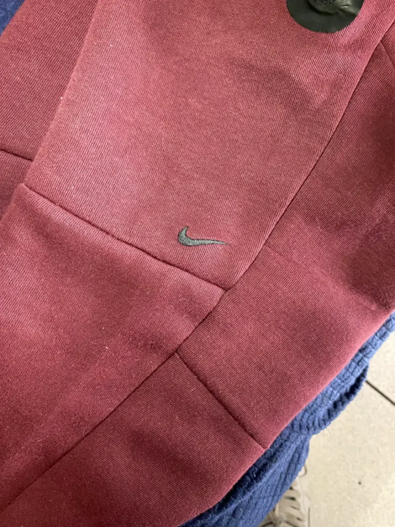 Nike tech Burdeo - 4
