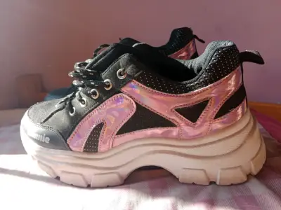 Zapatillas chunky negras y rosadas - miniatura 1