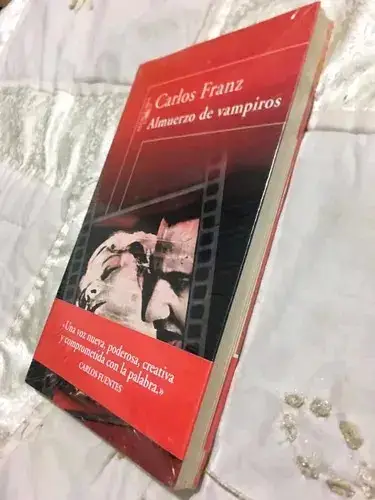 Libro 'Almuerzo de vampiros' de Carlos Franz - miniatura 2