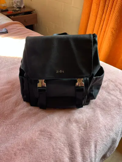 Mochila negra Ziol - miniatura 1