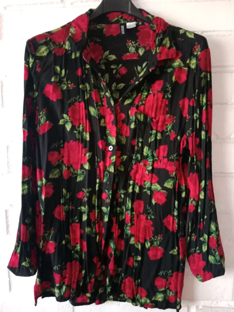 Lote de poleras y blusas variadas - 3