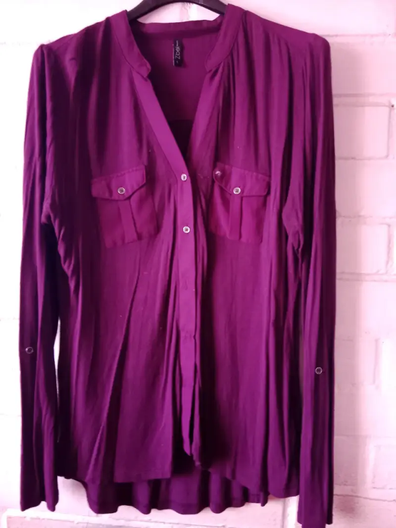 Lote de poleras y blusas variadas - 5