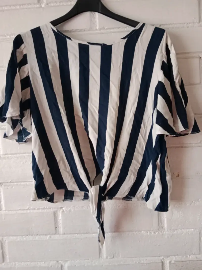 Lote de poleras y blusas variadas - 6