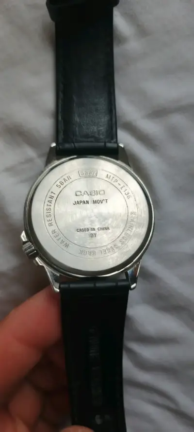 Reloj Casio análogo negro - miniatura 3
