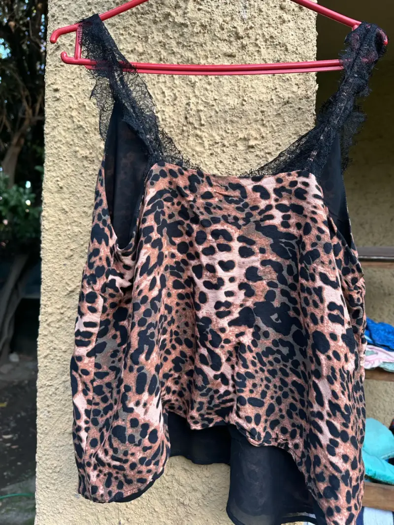 Top de encaje animal print - 1
