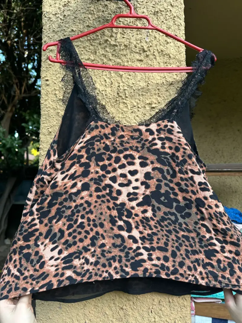 Top de encaje animal print - 4
