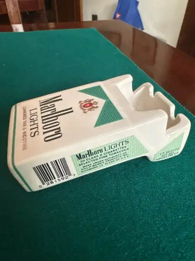 Cenicero Marlboro Lights vintage - miniatura 2