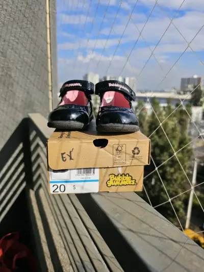 Zapatos de charol negro Bubblegummers - miniatura 2