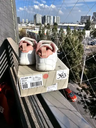 Zapatillas blancas talla 20 - miniatura 1