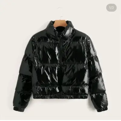 Chaqueta de invierno negra acolchada - miniatura 1