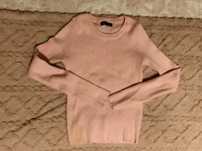 Polerones SHEIN blanco, rosado y rojo - miniatura 2