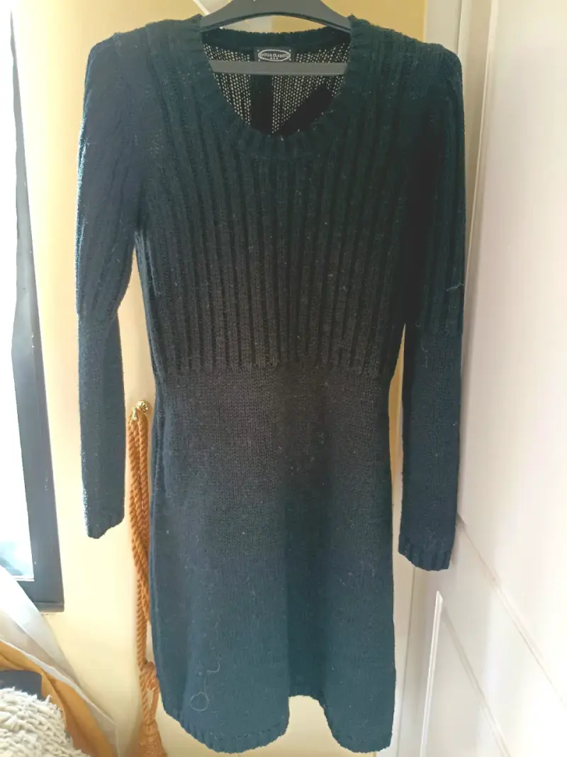 Vestido negro de lana