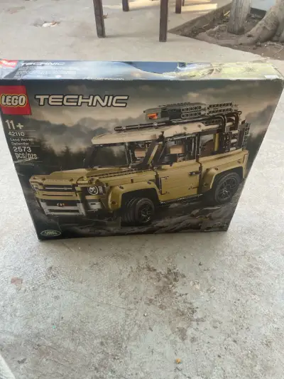 LEGO Technic Land Rover Defender - miniatura 1