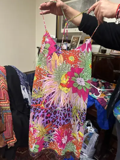 Vestido floral de tirantes - miniatura 1