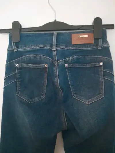 Jeans ajustados azul oscuro - miniatura 4